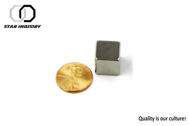 Ímãs permanentes do neodímio pequeno do cubo N50 5mm x 5mm os mais poderosos